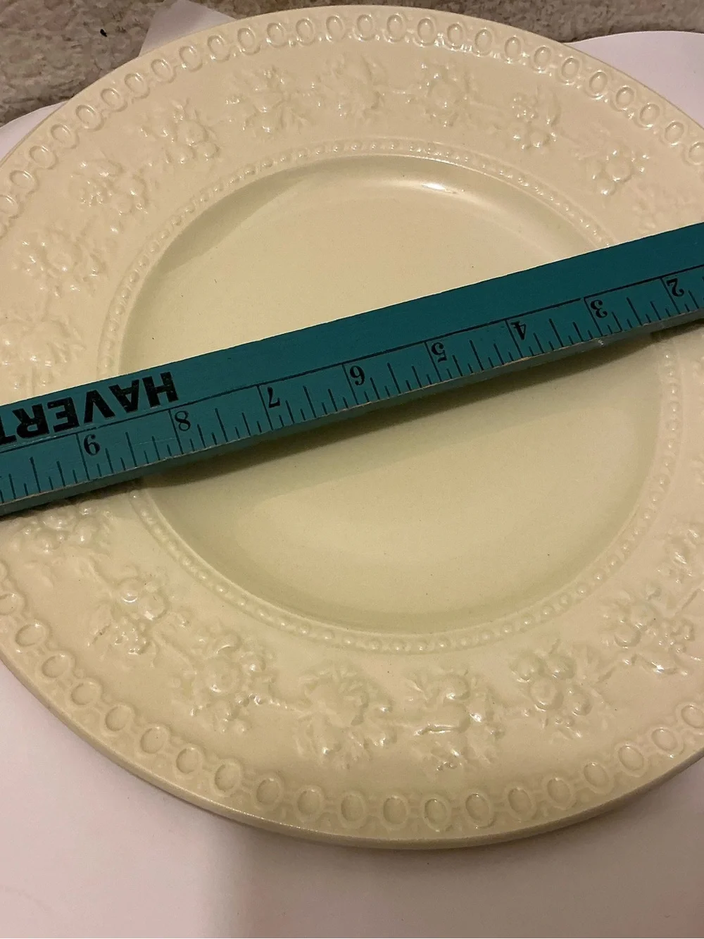 Wedgwood Cream Embossed Floral Dinner Plates - Set of 3 G26